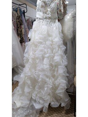 Pre owned hand made 3d floral gem raffle bridal wedding dress with train XXS TO
